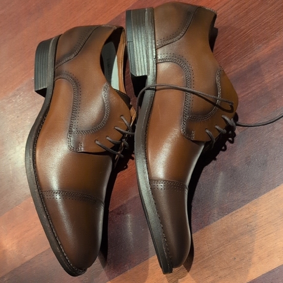 Johnston & Murphy Gibbons Cap Toe Leather Dress Shoes - Mahogany